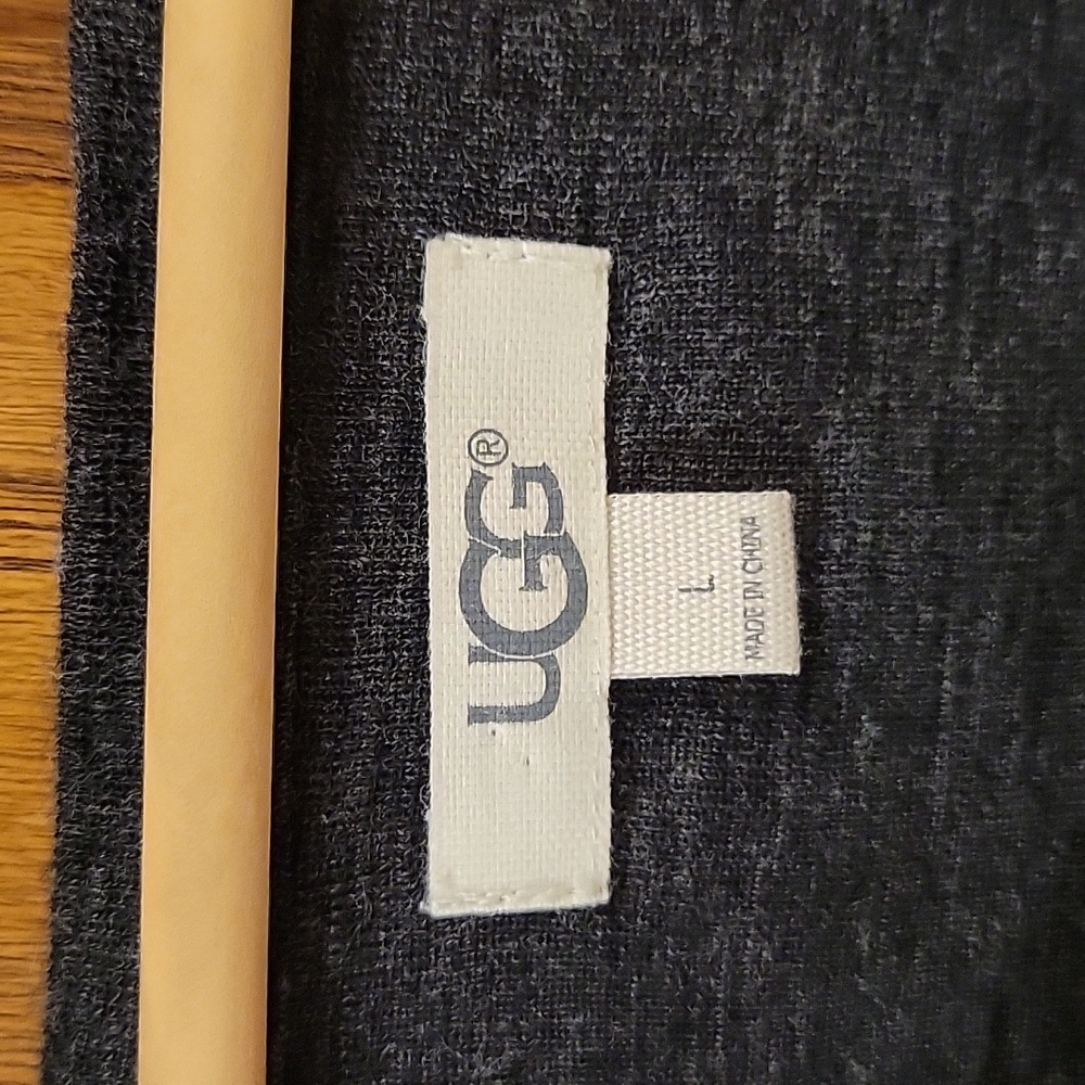 Womens UGG merino wool sweater dark grey in large. - Picture 2 of 5